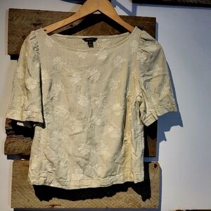 RW&CO Women's Cream Top With Embroidery